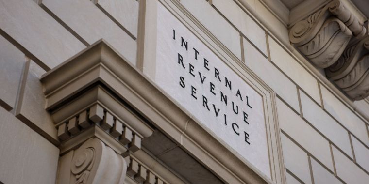 Cops Arrest Hundreds Of People Allegedly Involved In Irs Phone Scam 