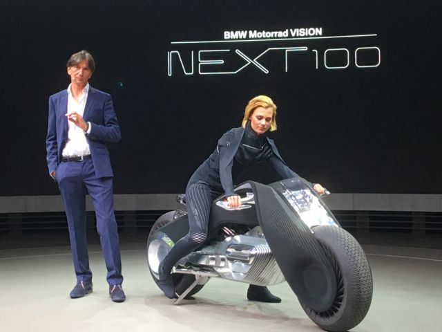 BMW's Motorrad Vision Next100 Concept Motorcycle Doesn't Drive Itself