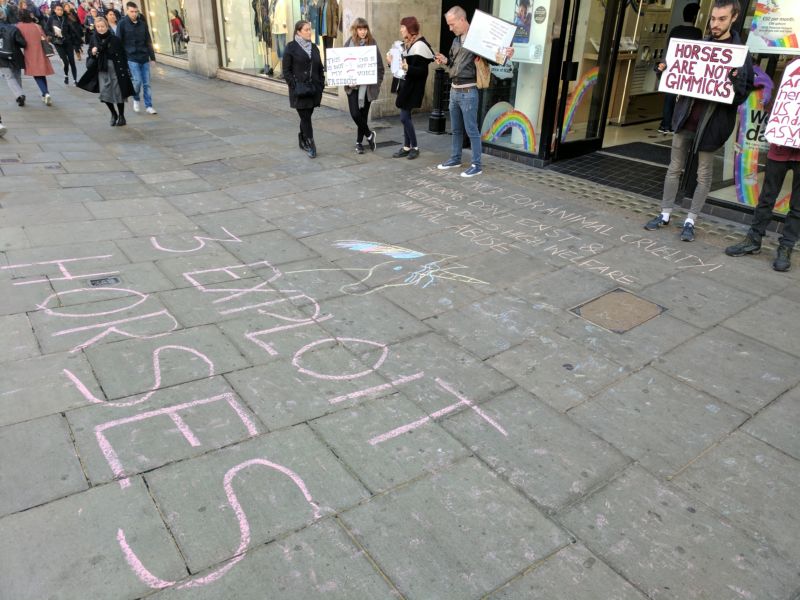 Three store picketed by animal activists after unicorn taxi stunt | Ars ...