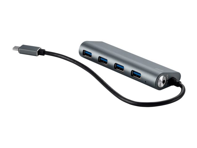 Concentrador USB-C a USB-A de cuatro puertos de Monoprice.