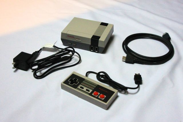 Tiny NES has tiny cord, great graphics