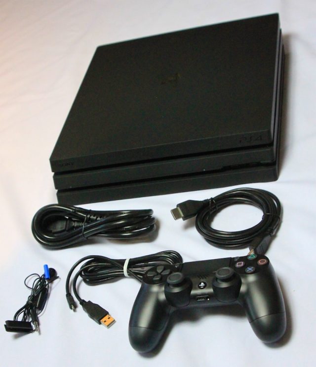 what comes with the ps4