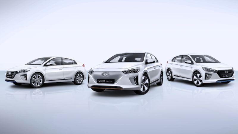 2017 Hyundai Ioniq Hybrid vs 2017 Kia Niro Head to Head Comparison