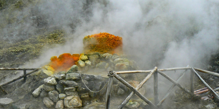 Naples' sleeping volcano might be waking up - Ars Technica
