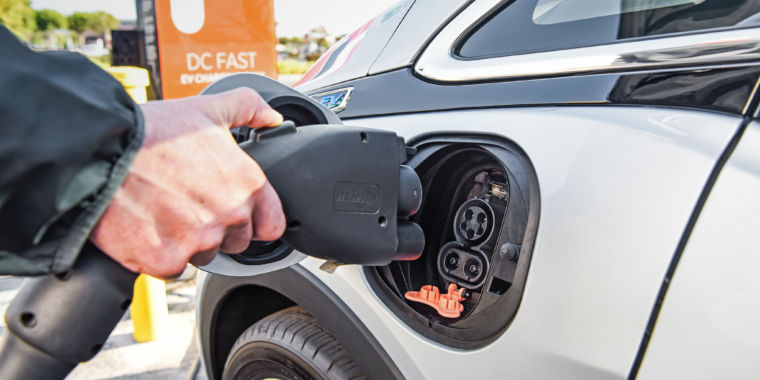 Power companies band together for coast-to-coast EV fast-charger network