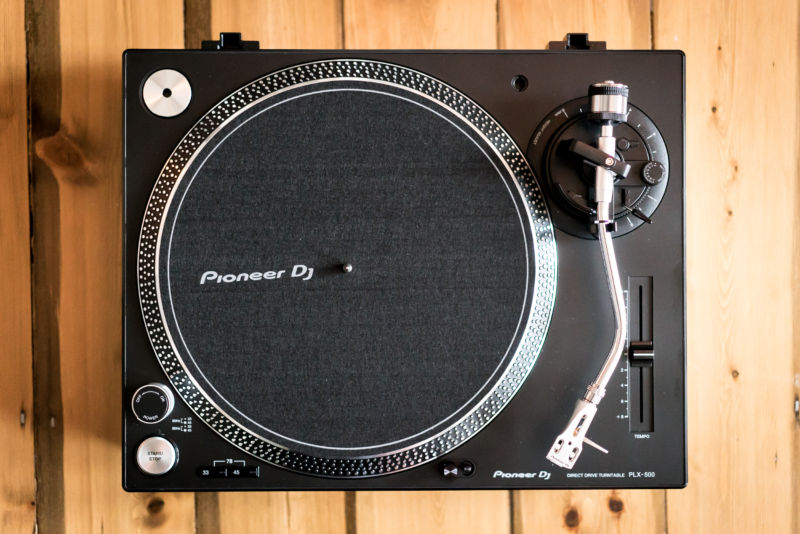 Pioneer PLX-500 review: A turntable for vinyl n00bs and Technics