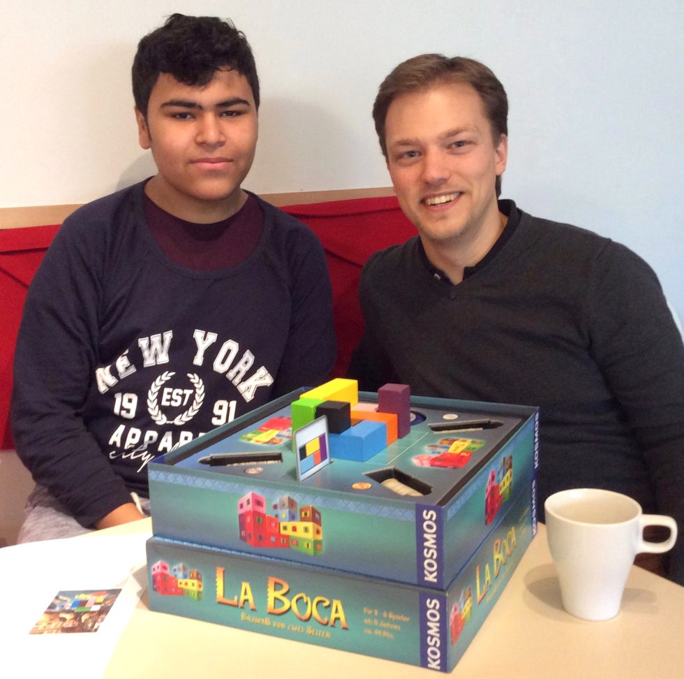 <em>La Boca</em> hits the table.