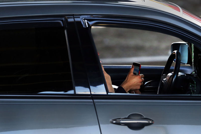 Apple blamed again for another distracted driving traffic crash