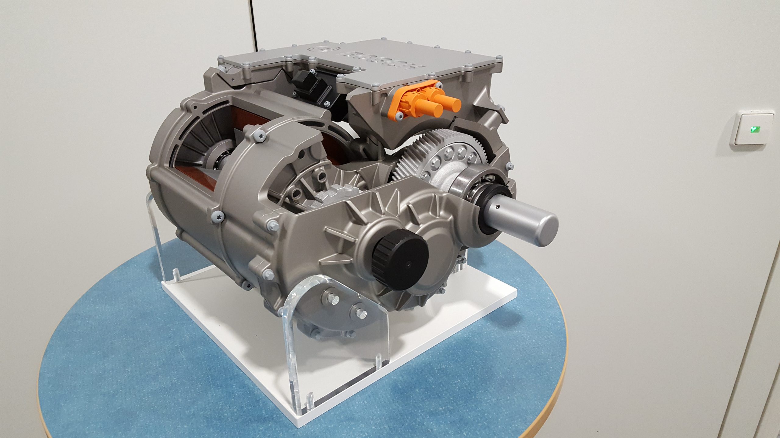 Bosch debuts the modular scalable and compact eAxle Ars Technica