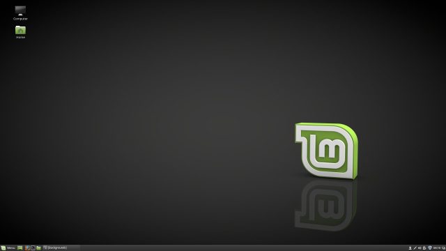 The stock Mint 18.1 desktop with Cinnamon 3.2