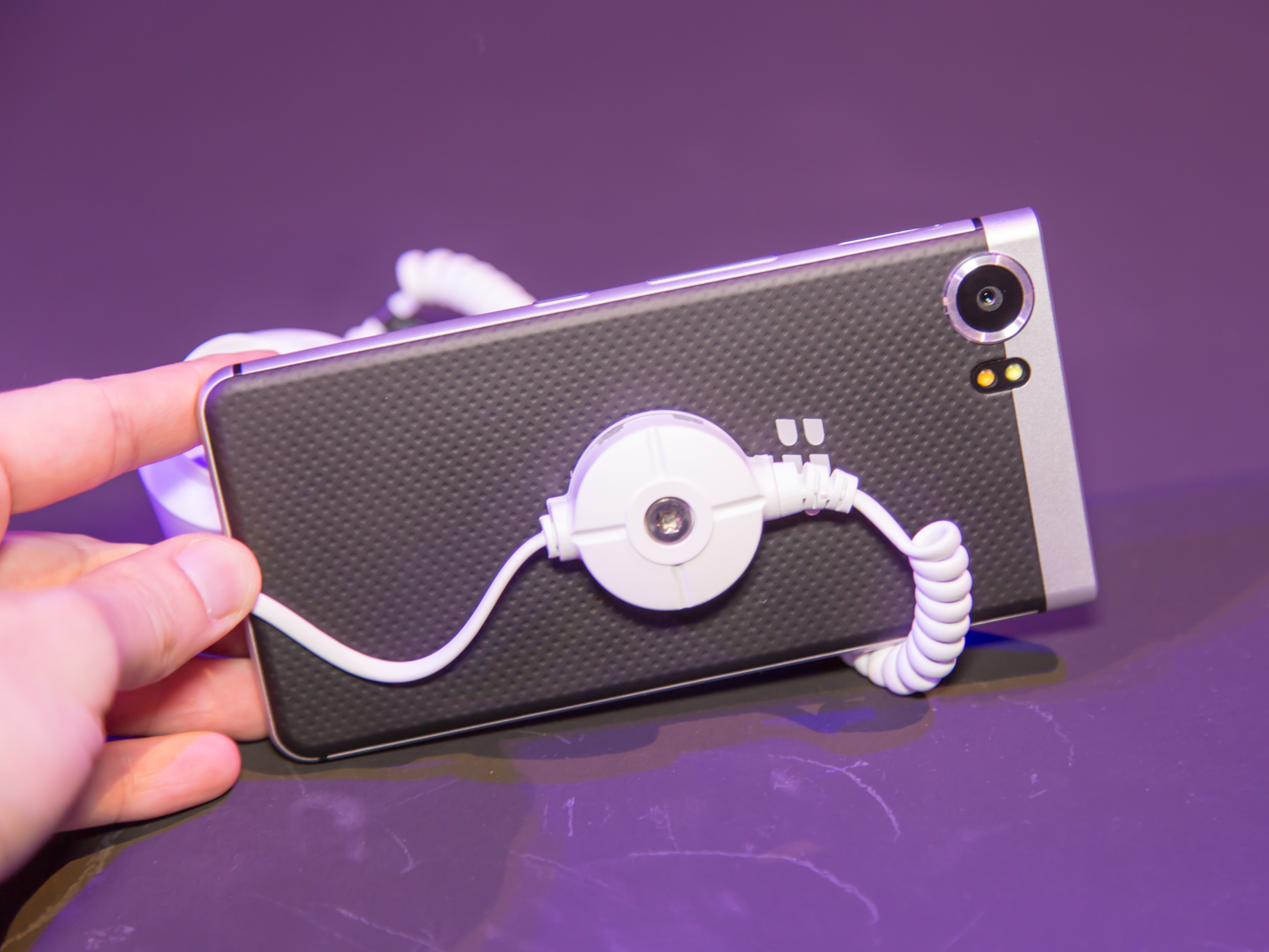 BlackBerry KeyOne hands-on—BlackBerry wants $549 for mid-range