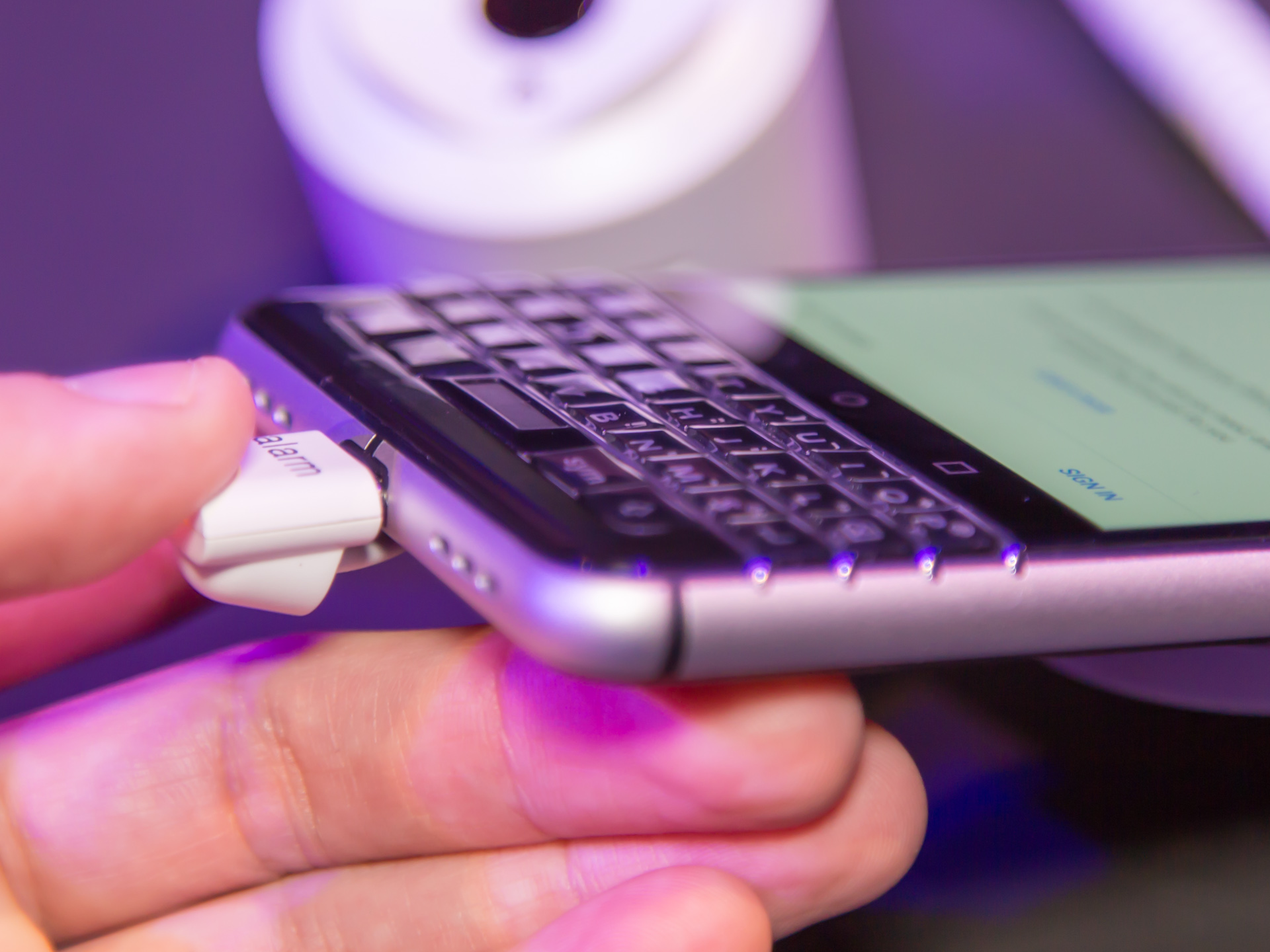 BlackBerry KeyOne hands-on—BlackBerry wants $549 for mid-range