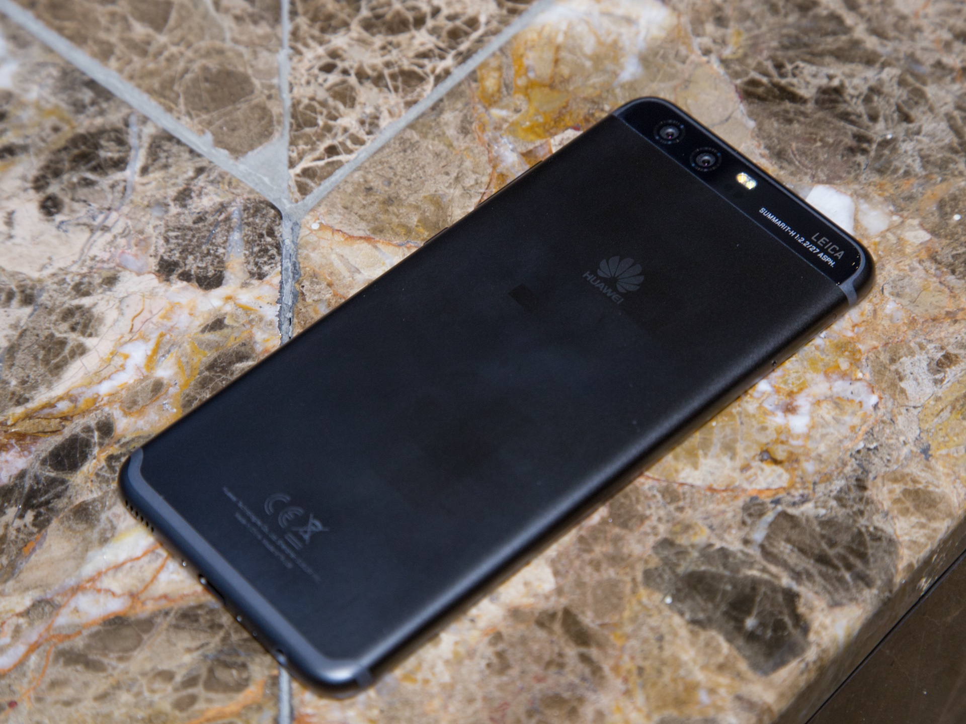 Huawei P10 hands-on: Basically an iPhone 7 clone, which is Huawei P10 hands-on: Basically an iPhone 7 clone, which is