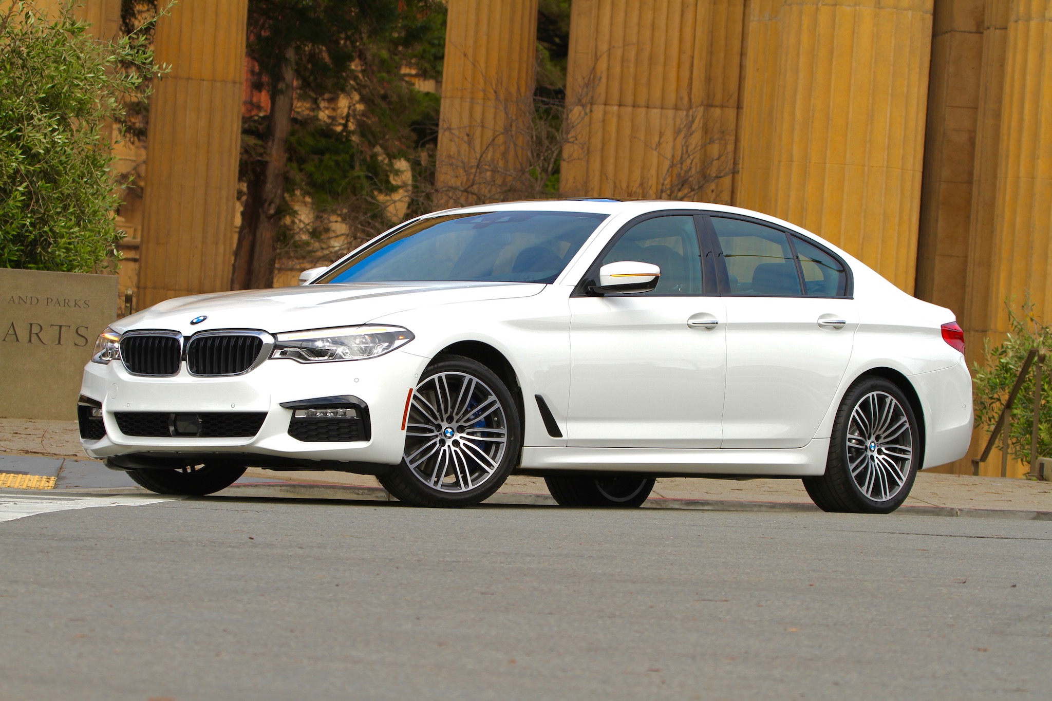 BMW's all-new 2017 5 series stirs up a technology tsunami - Ars