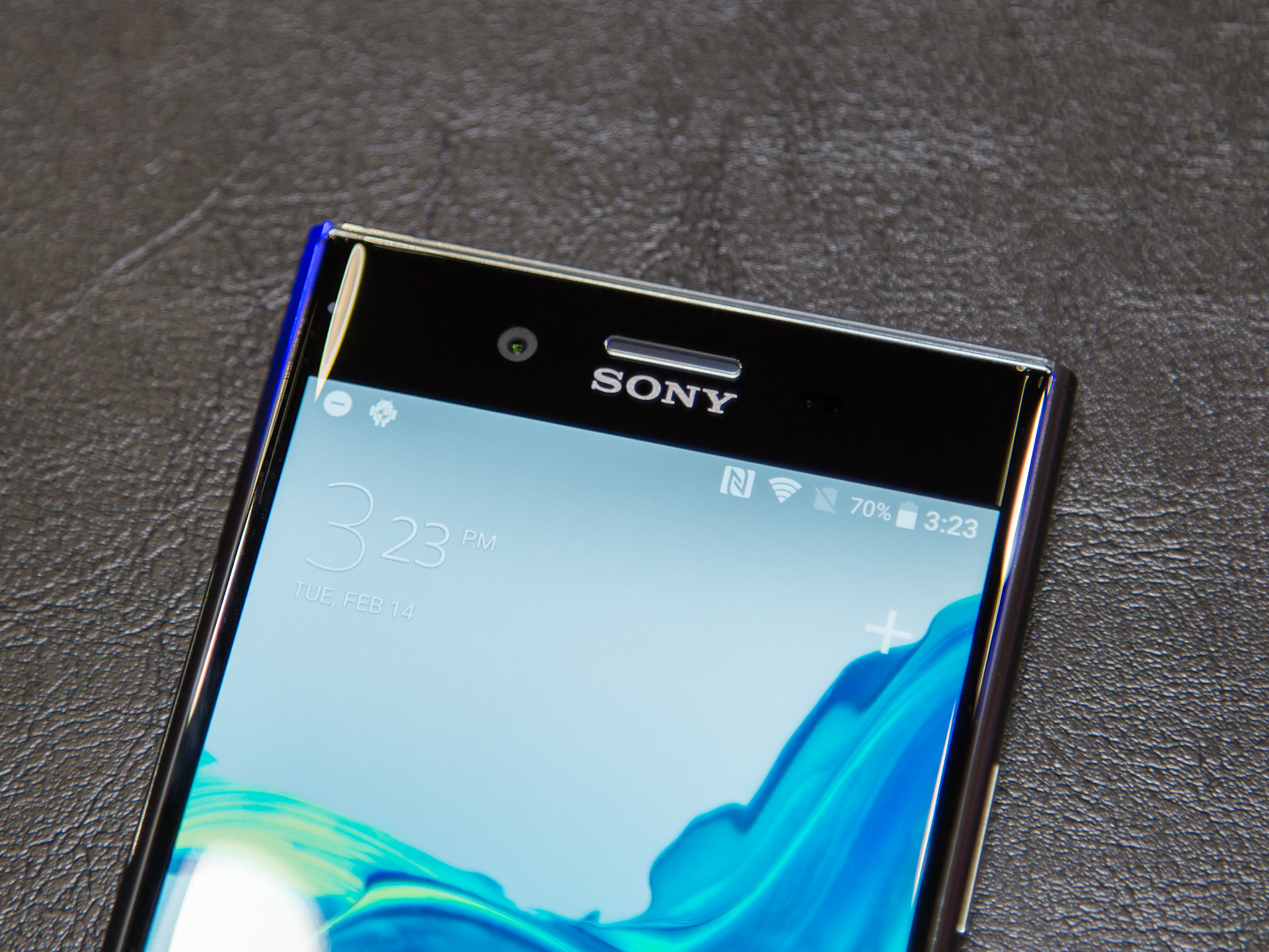 シムフリー XPERIA XZ Premium 4K液晶　4GB スナドラ835 Xperia XZ Premium hands-on: Sony powerhouse has a Snapdragon