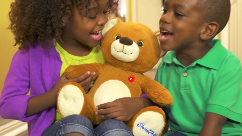 kids with teddy bear