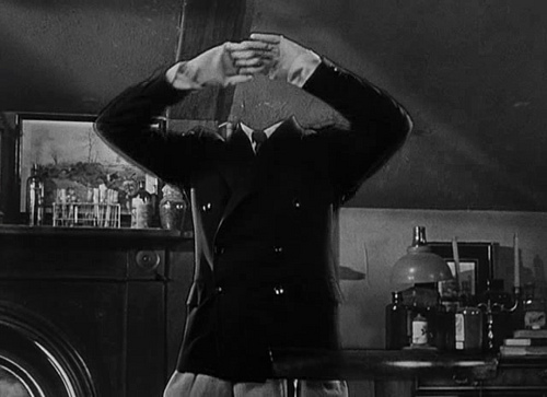 Claude Rains starred in the 1933 film adaptation of H.G. Wells' classic science fiction novel, <em>The Invisible Man</em>. It was directed by James Whelan.