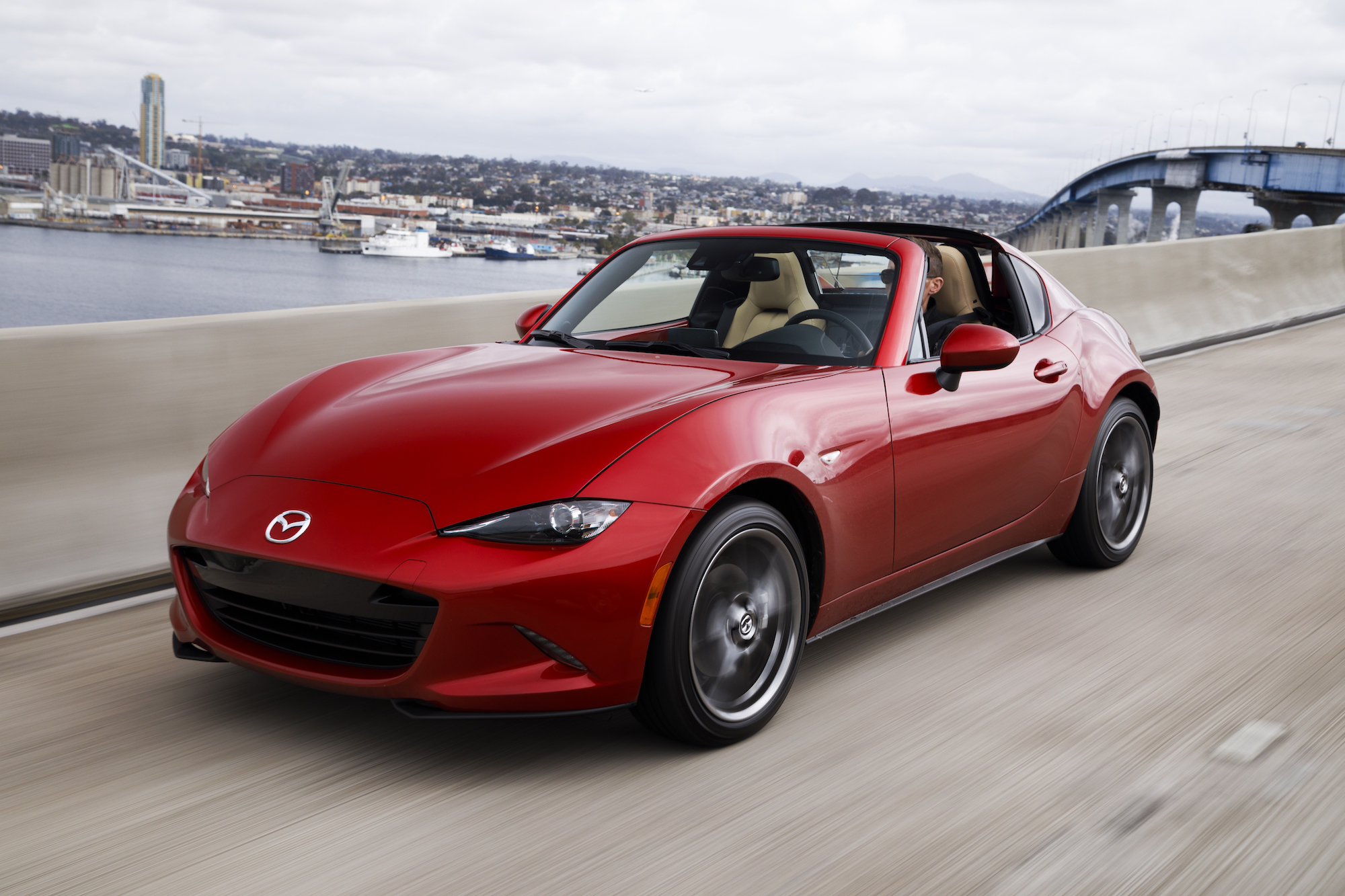 The 2017 Mazda MX-5 Miata RF—fancy new looks, same great driving | Ars  Technica