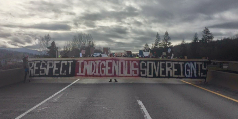 Police win warrant to search Dakota Access Pipeline protest Facebook page - Ars Technica