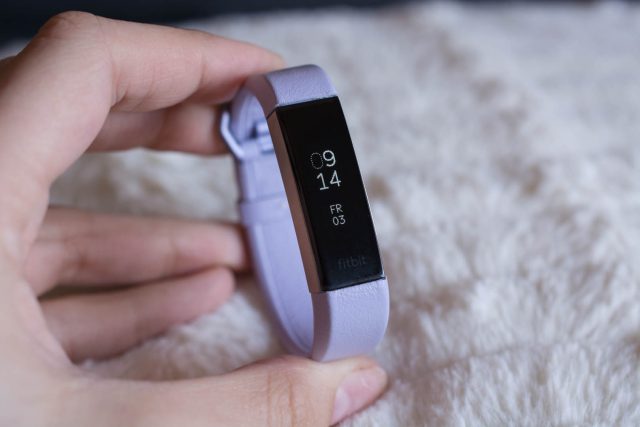 fitbit alta hr no display