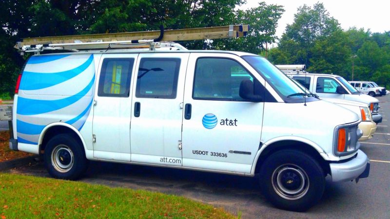 17,000 AT&T technicians and call center workers go on strike [Updated]