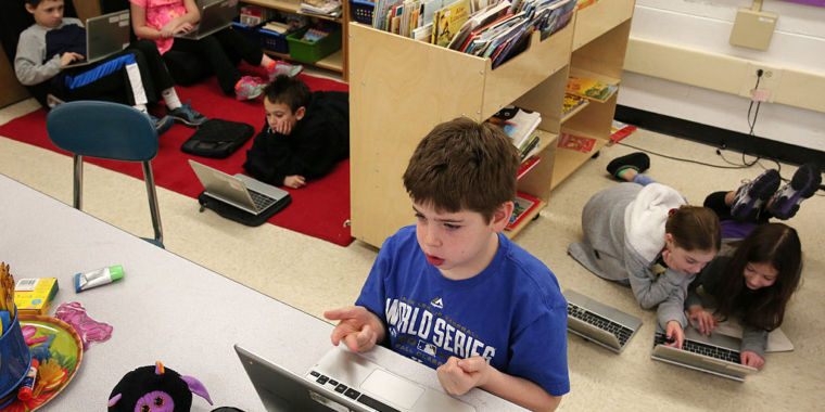 photo of Cloud computing pushes into the classroom, but not without challenges image