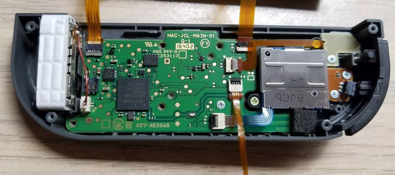 nachtmerrie bed Uitgaand Nintendo offering “simple fix” for disconnecting Switch controllers  [Updated] | Ars Technica