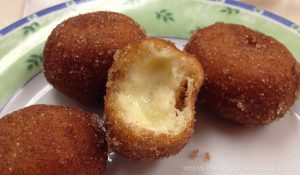 Taco Bell Cinnabon Delights innards.