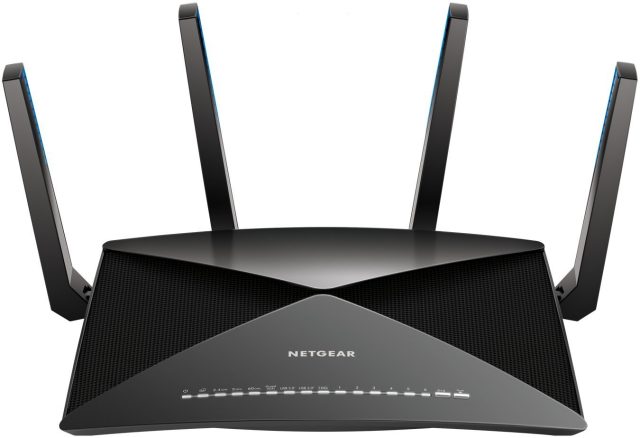 O Nighthawk R9000 oferece duas vezes o débito VPN do R6700 ... mas em US $ 450, ele faz isso em pouco mais de quatro vezes o custo.  (E nosso Homebrew ainda cheira sua bunda e envia-lo correndo para casa para mamãe.)