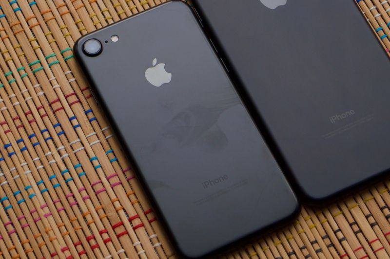 The Jet Black iPhone 7, replete with fingerprints.