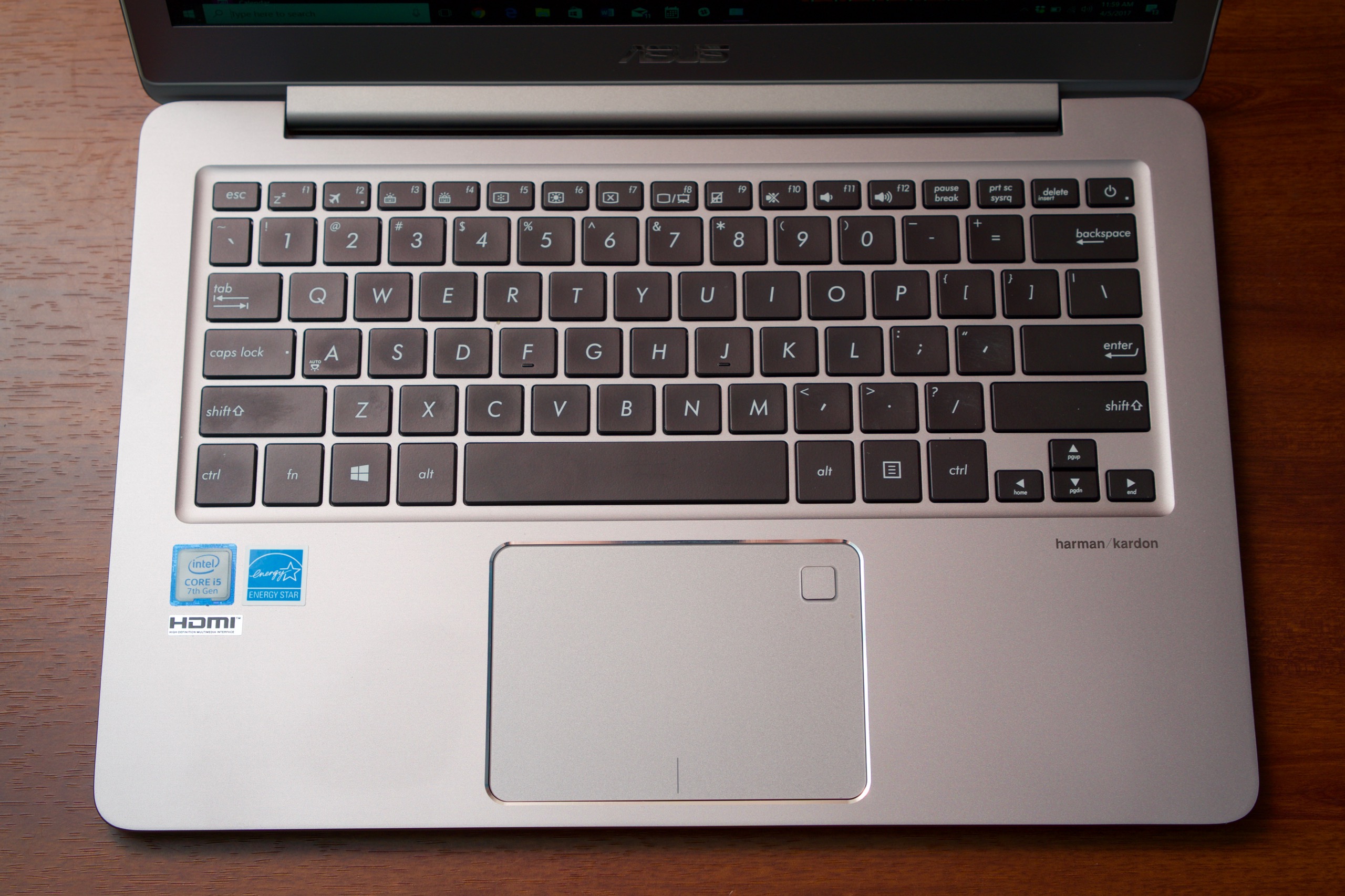 ASUS ノートPC UX330UA-7200S Amazon.com: ASUS [2017 Version] ZenBook UX330UA-AH5Q 13.3-inch