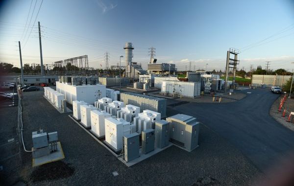 New hybrid plant combines batteries with gas turbine to cut pollution 60%