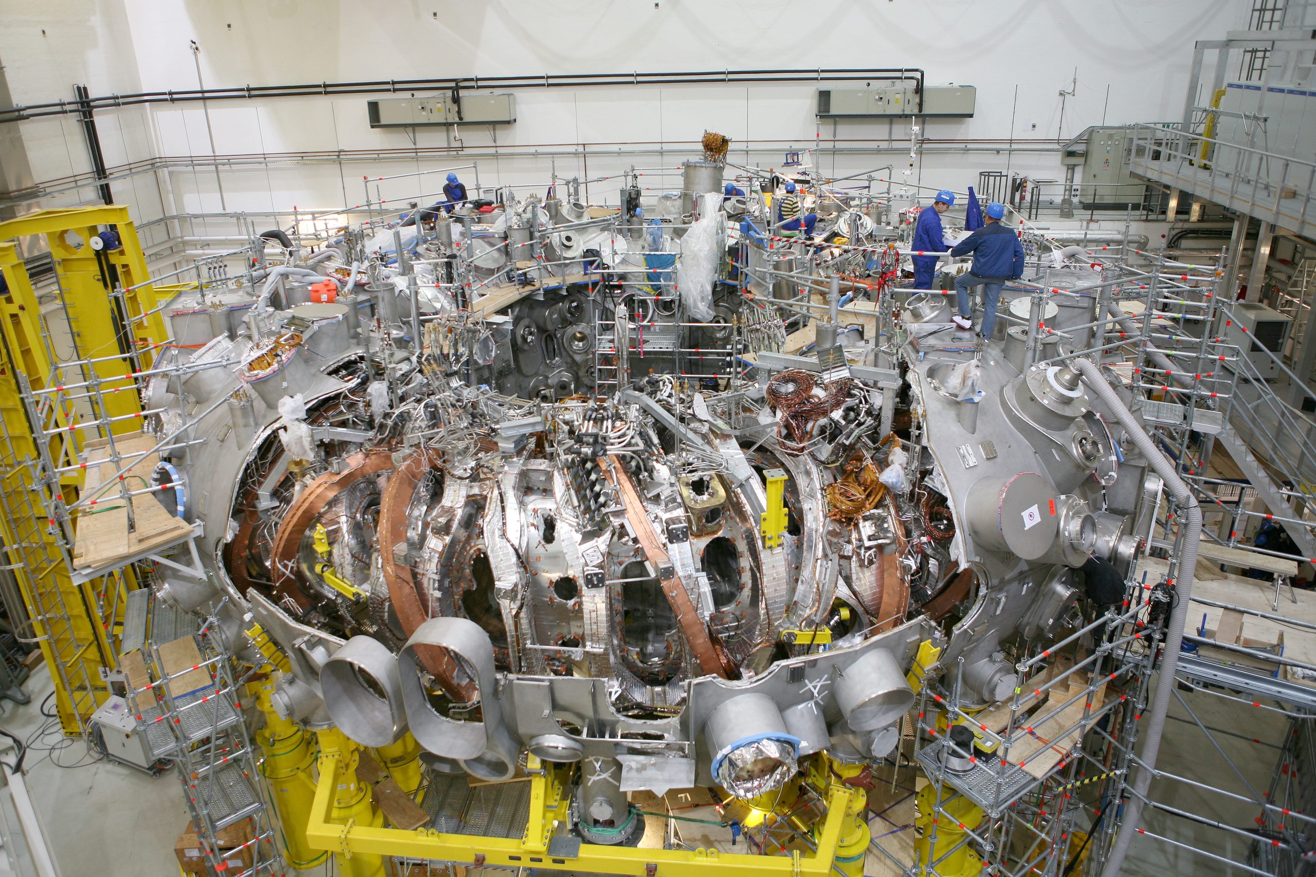 Wibbly-wobbly magnetic fusion stuff: The return of the stellarator