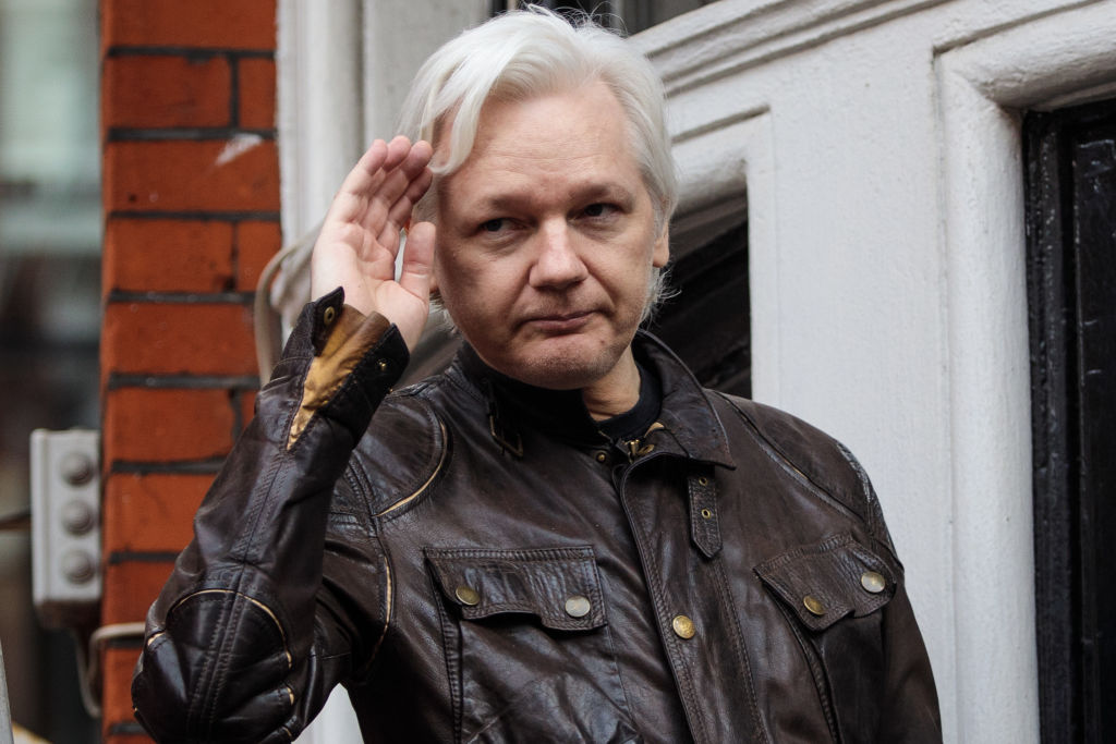 Resultado de imagem para Assange Assange Assange