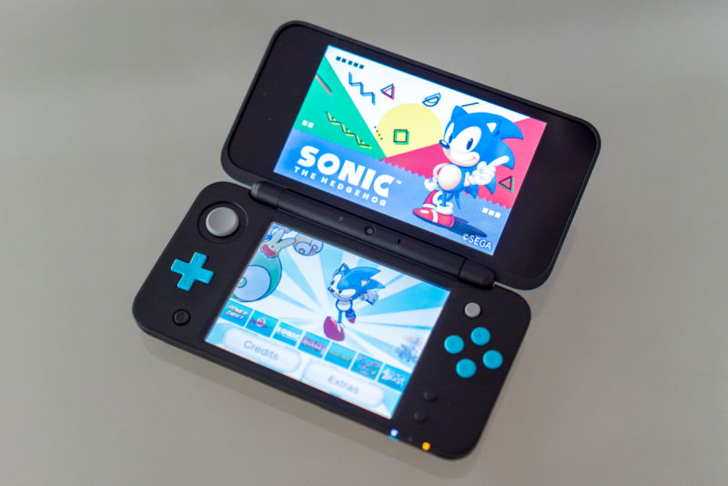 nintendo 2ds xl blue and black