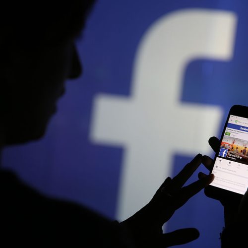Belief in fake news linked to problematic social media use