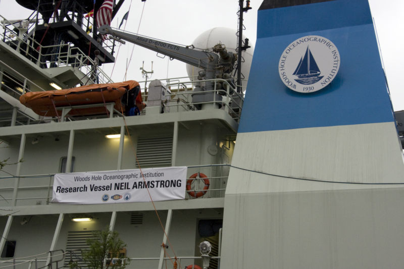 Stepping on Neil Armstrong: Ars visits the Navy's newest research vessel