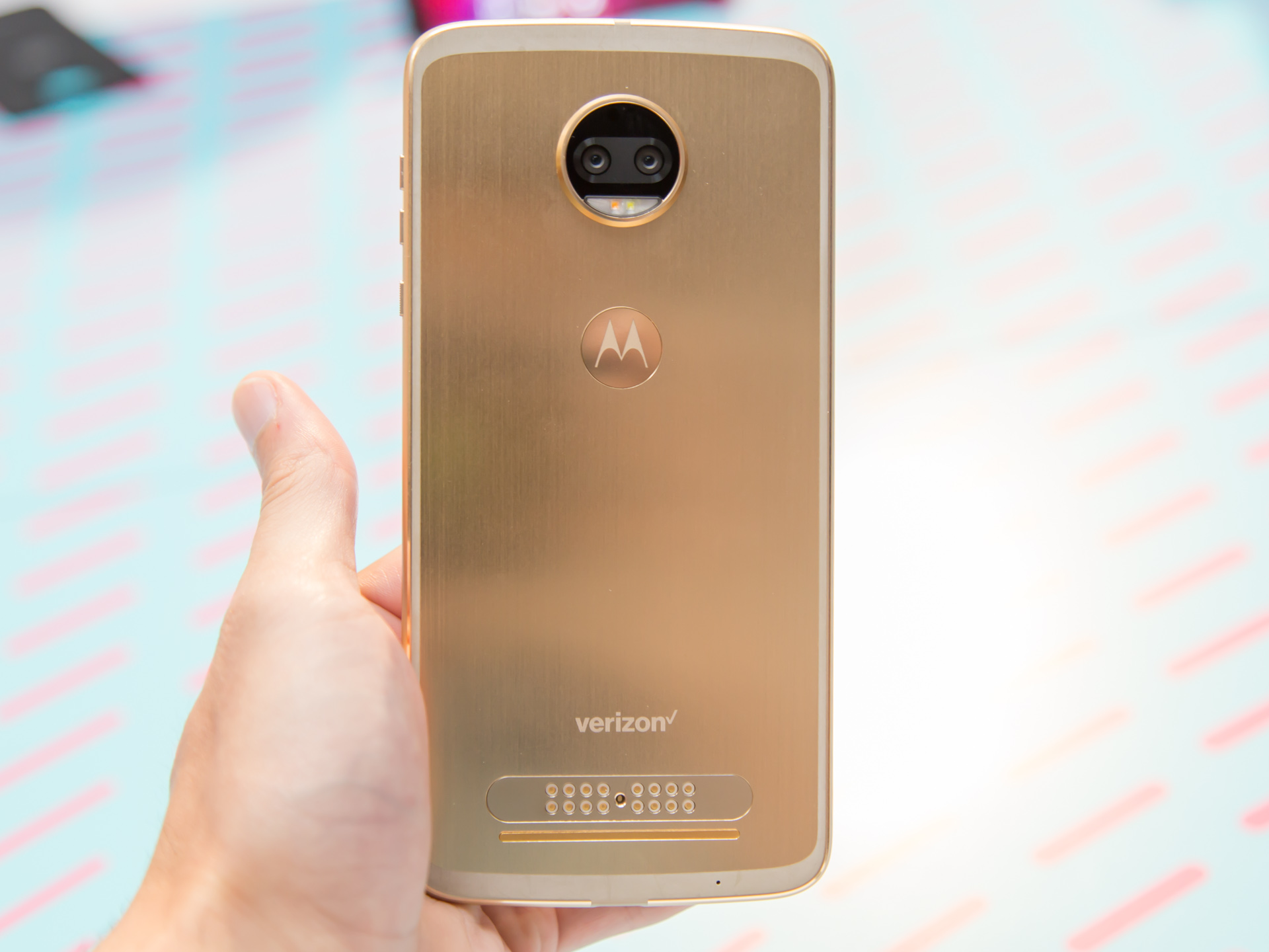 Moto Z2 Force hands-on—Motorola bets the farm on Moto Mods Moto Z2 Force hands-on—Motorola bets the farm on Moto Mods