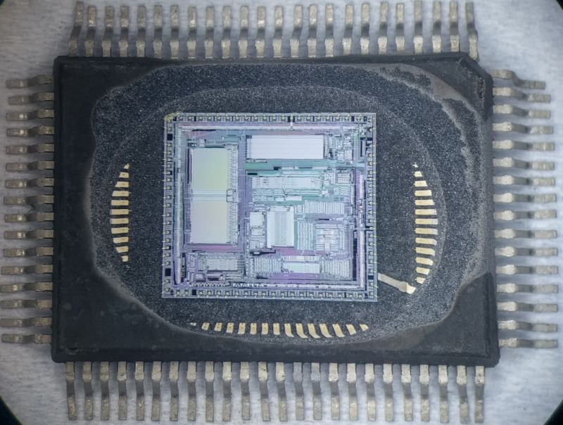A look inside the circuitry of a "decapped" arcade chip.