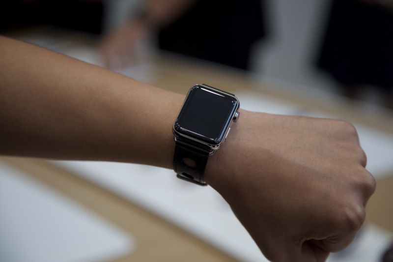 The new Apple Watch looks the same as its predecessor; the new internals are what counts.