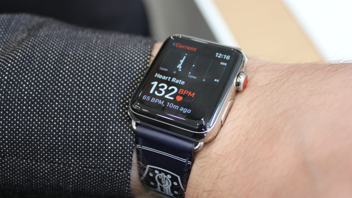 その他 Apple Watch - Apple Watch Series3 Apple Watch Series 3 - GPS+Cellular - 42mm - Sport Band