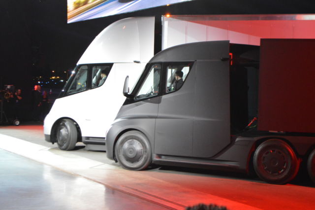 A First Look At Teslas Promised Electric Semi Ars Technica