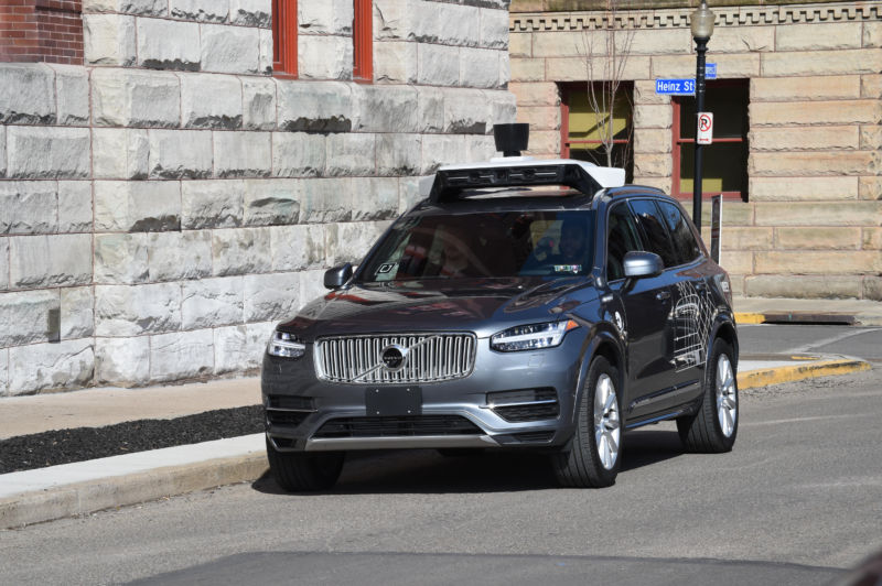 Uber is taking a big risk by ordering 24,000 cars from Volvo