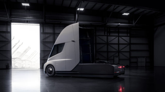 A First Look At Teslas Promised Electric Semi Ars Technica