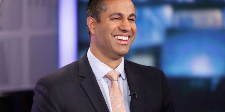 Ajit Pai jokes with Verizon exec about him being a “puppet” FCC chair