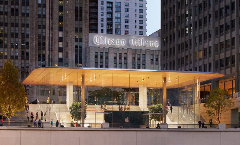 A view of the riverfront Apple Store from the Chicago River.