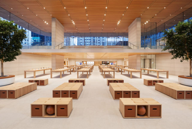 Apple's New Flagship Store Not Designed To Handle Chicago Winters