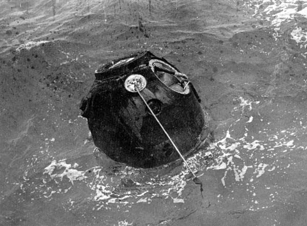 The Zond 5 spacecraft is pulled from the Indian Ocean after its circumlunar flight in 1968.