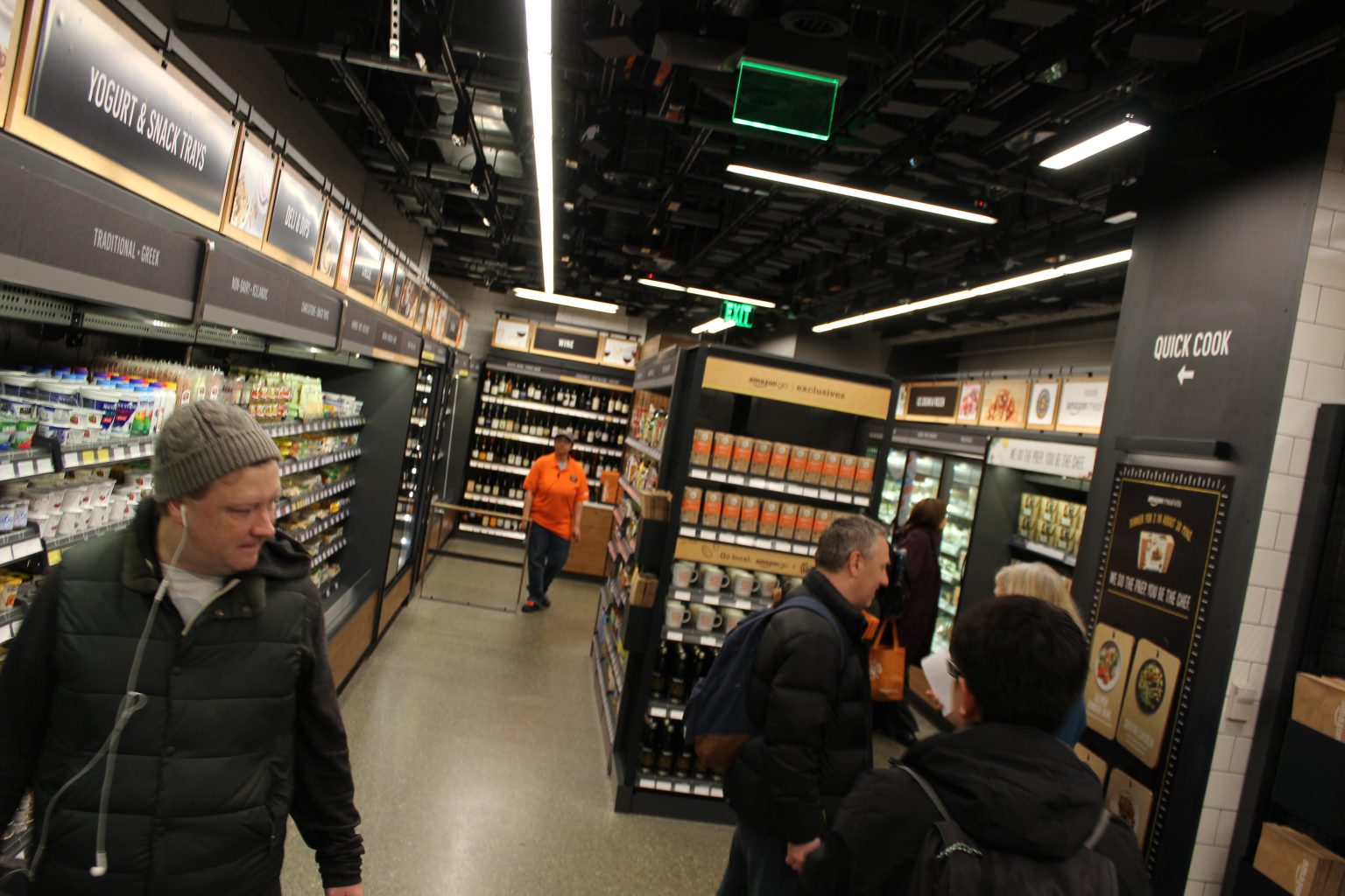 Amazon Go debuts, and its prying cameras foil our shoplifting attempts