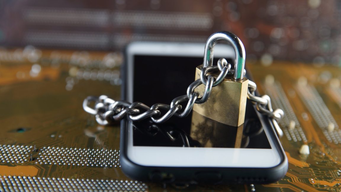 Ray Ozzie’s plan for unlocking encrypted phones gets a chilly reception ...